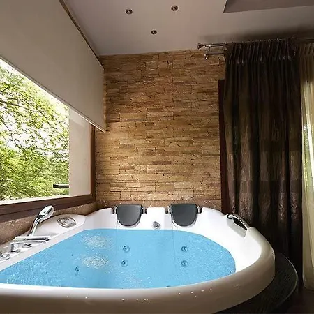 Nostos Hotel 2*