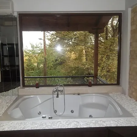 Nostos Като-Лутраки